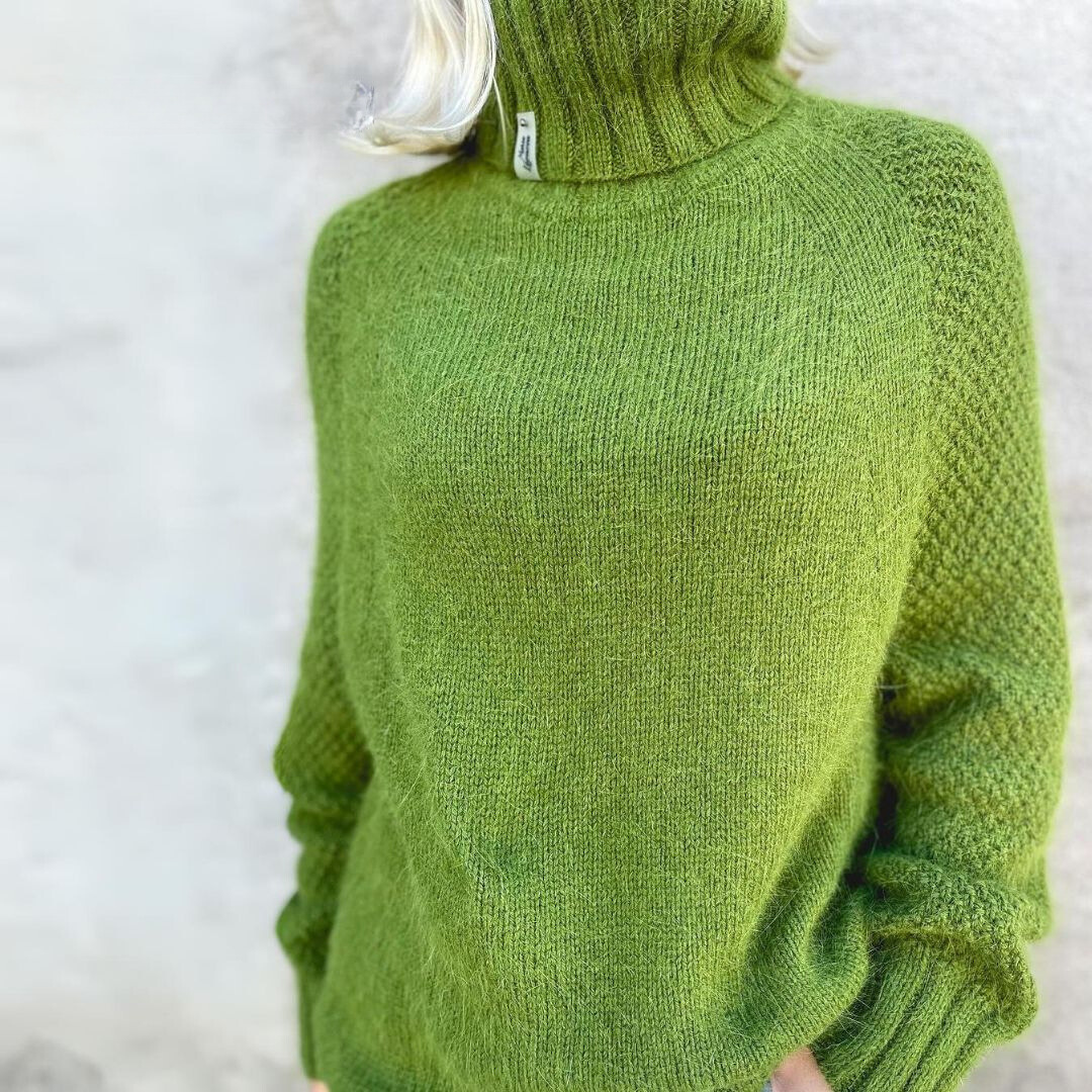 Angela - Elegant Turtleneck Sweater