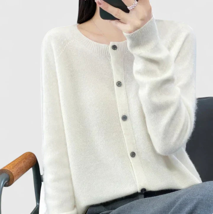 Sarah - Comfortable Cardigan