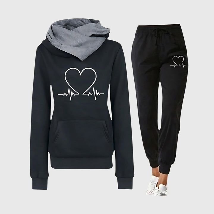 HEARTBEAT – COMFORTABLE TRACKSUIT